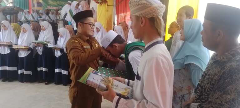 Ponpes Abinnur Al- Islami Gelar Penammatan Santri, Bupati: Terima Kasih Atas Jasa Cerdaskan Generasi Bangsa!