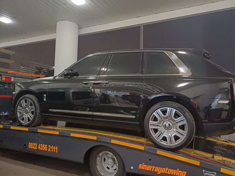 Tim Penyidik Sita 2 Mobil Mewah Milik Tersangka Harvey Moeis