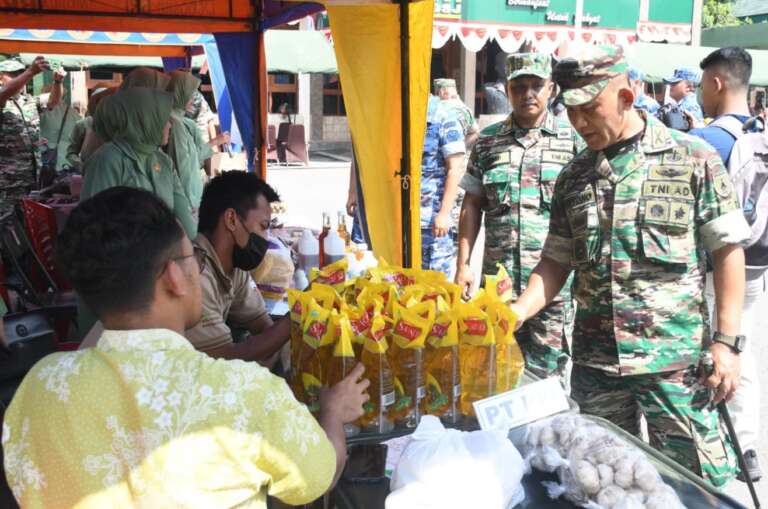 Bazar Murah TNI Diserbu Warga, Danrem 081/DSJ: Semoga Bisa Ringankan Beban Masyarakat!