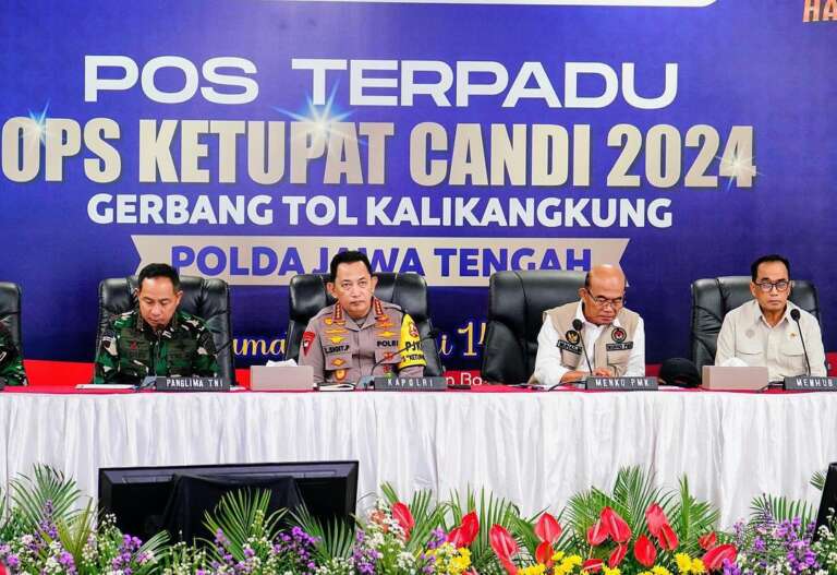 Tinjau Gerbang Tol Kalikangkung, Kapolri: Hindari Beristirahat di Bahu Jalan Saat Mudik Lebaran!