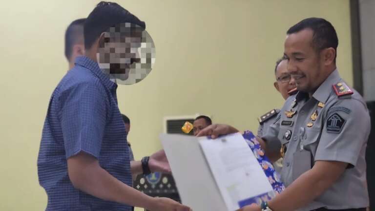 Idul Fitri 1445 H, 1.074 Narapidana Lapas Surabaya Terima Remisi Khusus