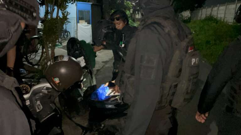 Bikin Resah Warga Karena Mabuk Sambil Main Gitar, Tujuh Pemuda Diamankan Tim Sparta di Solo