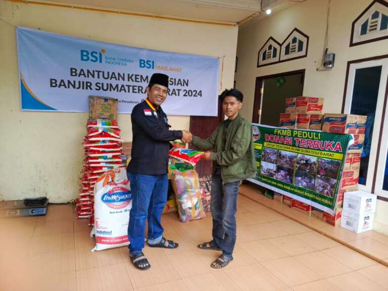 Peduli, FKMB Riau dan LRC Serahkan Bantuan Untuk Masyarakat Terdampak Golodo Sumbar