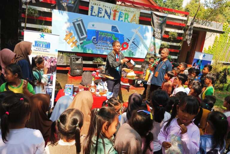 Kampanyekan Ayo Baca, Perpusnas Lakukan Hal Ini di Kaki Gunung Salak Bogor