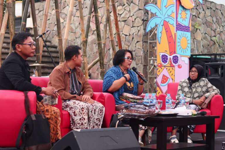 Sarasehan Batik di Perpusnas Bung Karno: Terungkapnya Batik Klasik Hidden Gem “Milik” Blitar Yang Penuh Nilai