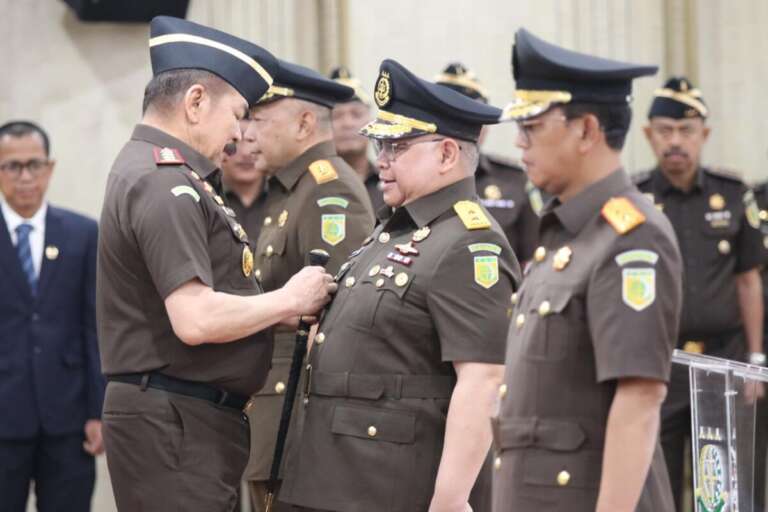 Lantik Pejabat Baru, Jaksa Agung: Bekerjalah Dengan Nurani dan Akal!