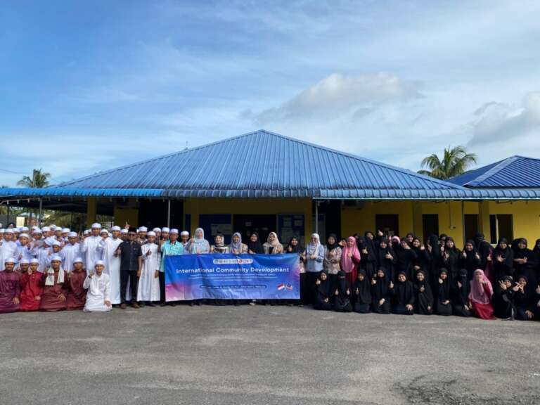 Tingkatkan Pemahaman Remaja Tentang Penyakit Menular, RC-GERID Unair Perluas Pengmas Ke Malaysia