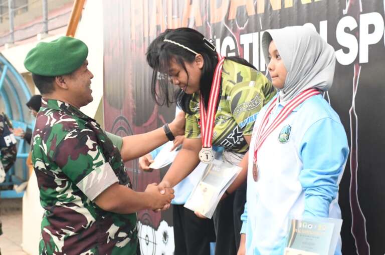 Wakili Danrem, Kasrem 081/DSJ Tutup Kejurnas Menembak