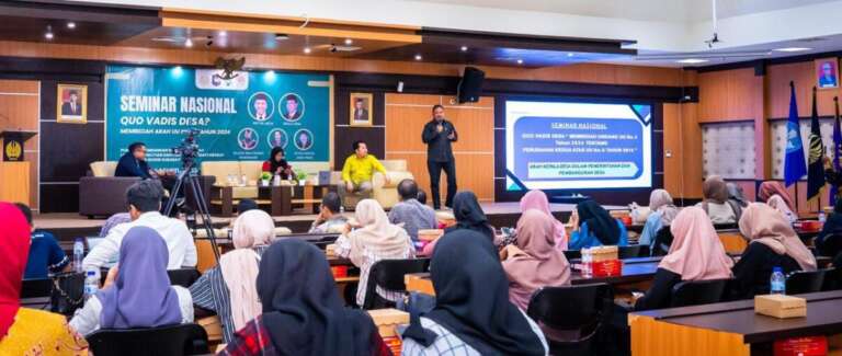 Soroti Tata Kelola Pemerintahan di Desa, Pusbangdesa Unesa Gelar Seminar UU Nomor 3/2004 