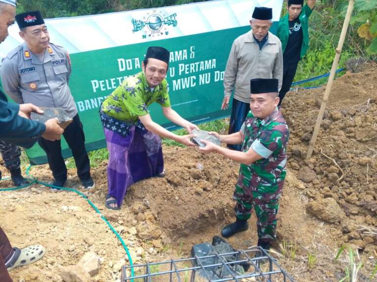 Peletakan Batu Pertama Gedung NU Dongko, Sinergi Bersama Membangun Umat
