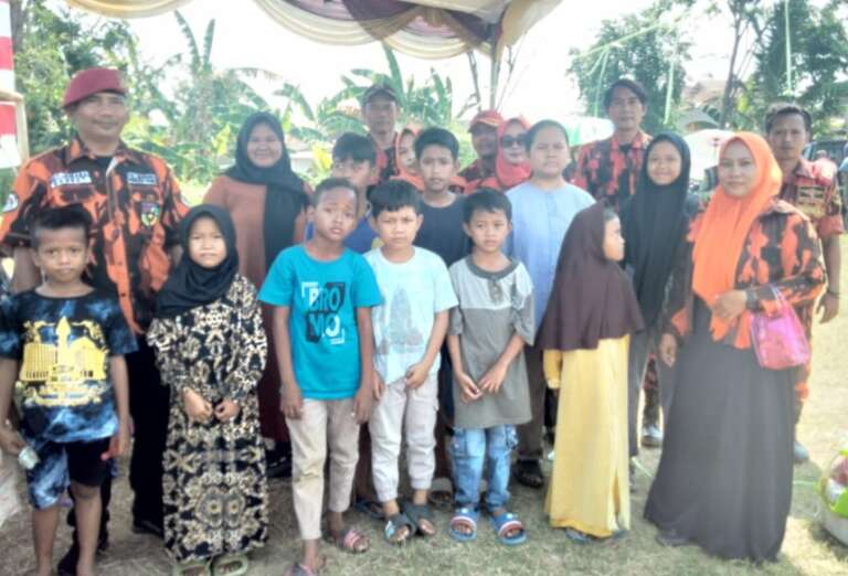 Rayakan HUT ke-79 RI, Pemuda Pancasila KOTI Mahatidana PAC Cikarang Pusat Santuni Anak Yatim