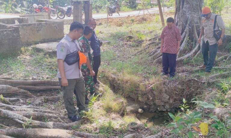 Begini Langkah Cepat TNI Bersama BPBD Trenggalek Tangani Krisis Air di Panggul