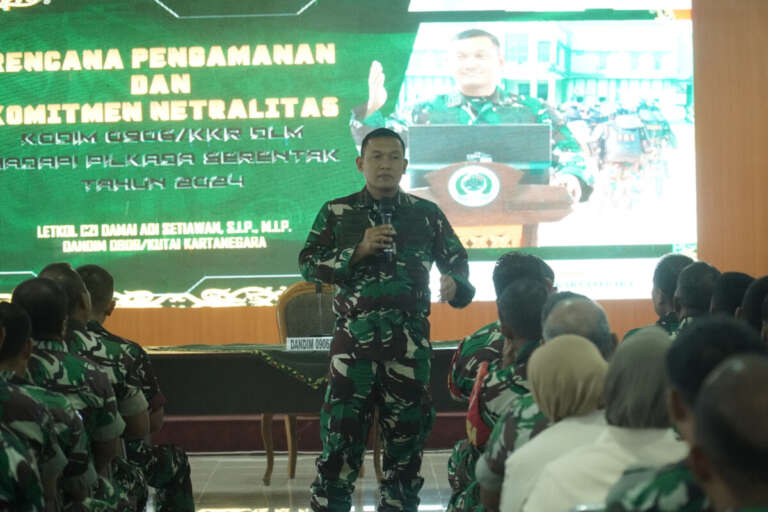 Beri Jam Komandan, Dandim Kukar Tekankan Netralitas Prajurit di Pilkada