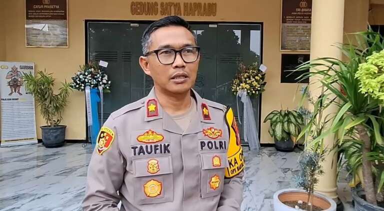 Hendak Bubarkan Tawuran, Dua Anggota Polisi Ini Terkena Siraman Air Keras
