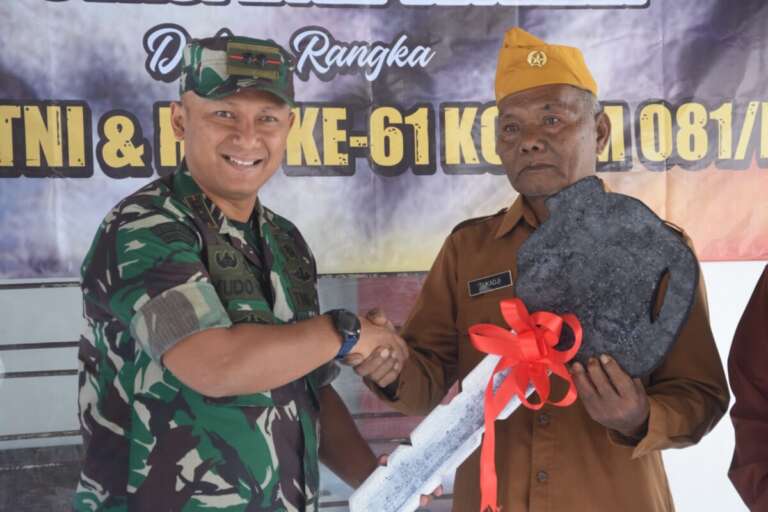 Renovasi Rumah Veteran, Bukti TNI Hadir Untuk Rakyat