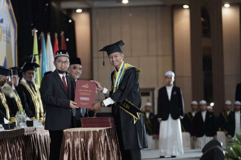 Wisuda Kelima STIDKI Ar Rahmah: Lahirkan Lulusan Bertaraf Internasional