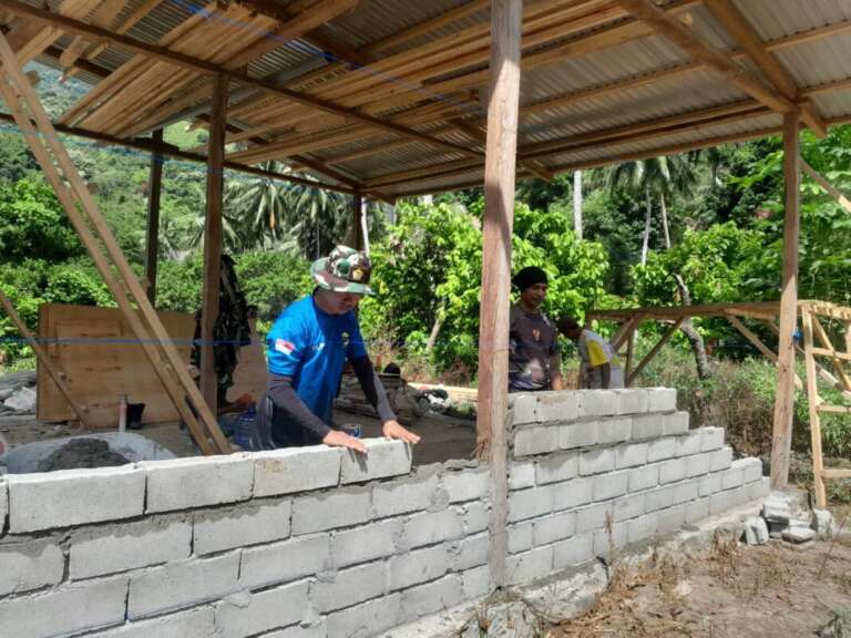 Melalui TMMD, Kodim 1306/Kota Palu Wujudkan Mimpi Masyarakat Desa Palasa Miliki Rumah Layak Huni