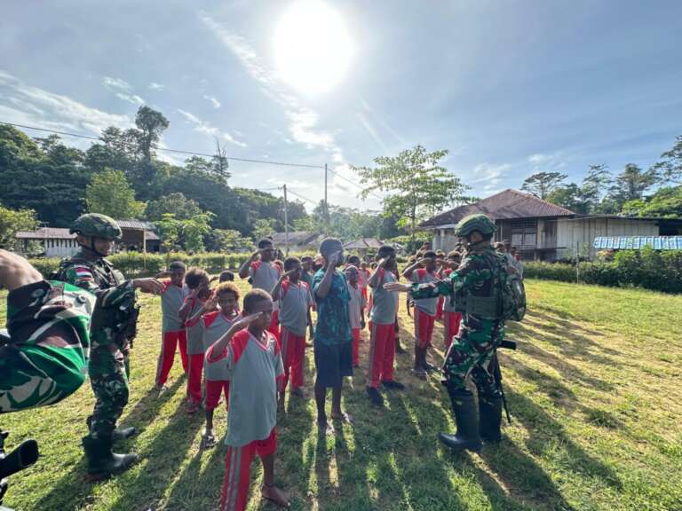 Ketika TNI Masuki Sekolah-Sekolah di Papua, Ada Apa?