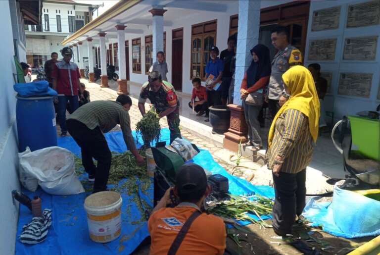 Kurangi Ketergantungan, TNI-Polri Dan Dinas Pertanian Sinergis Lakukan Hal Ini Pada Peternak Trenggalek