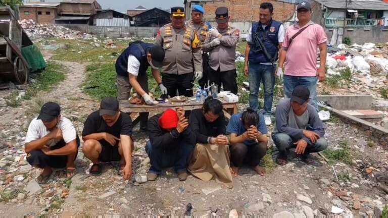 Operasi Narkoba di Kampung Boncos, Polsek Palmerah Temukan Sabu Hingga Sajam