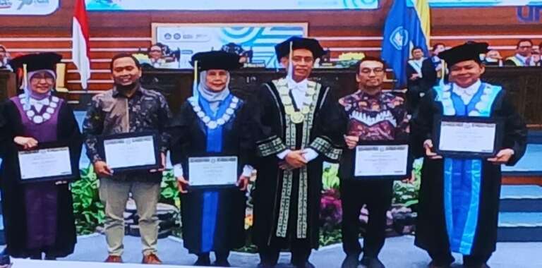 Dies Natalis Unair Ke-70, Duo Srikandi FKM Ini Peroleh Penghargaan Atas Kiprah Kelas Dunianya