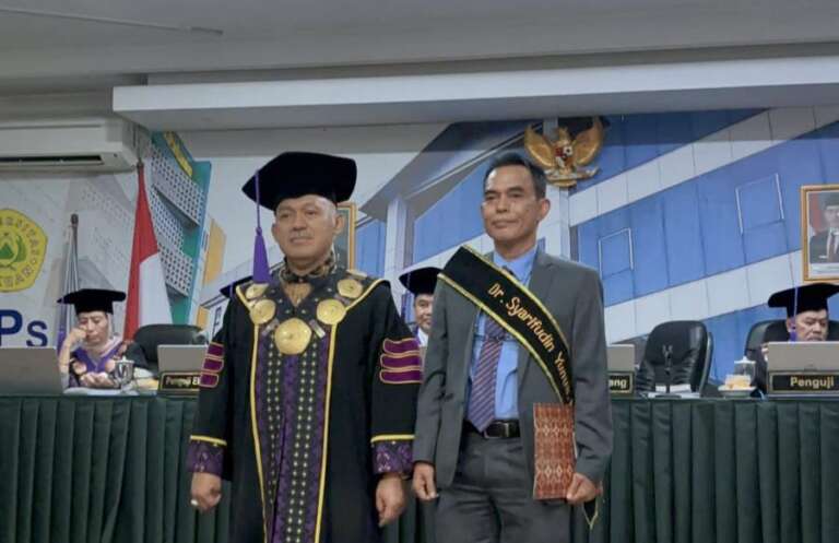 Teliti Tata Kelola Taman Baca Masyarakat, Pendiri TBM Lentera Pustaka Ini Raih Gelar Doktor