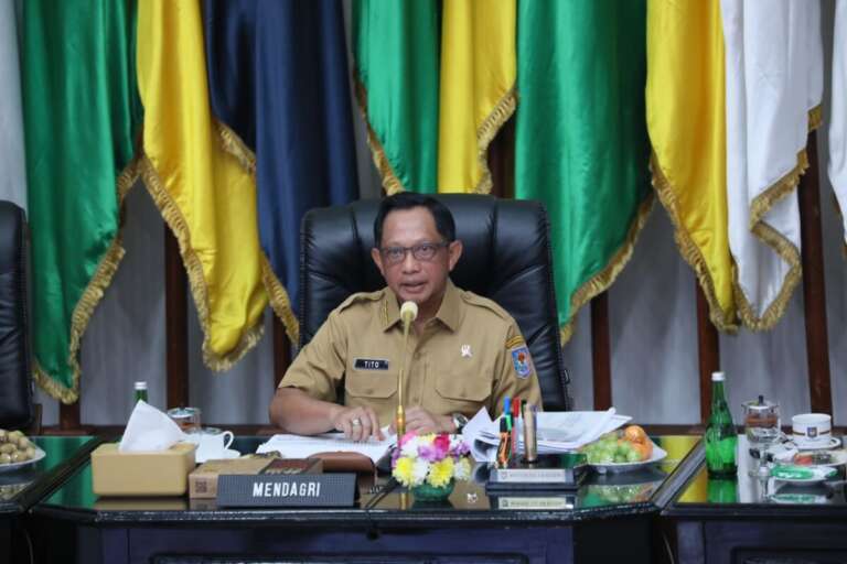 Mendagri Tito Minta Pemerintah Daerah Kendalikan Inflasi