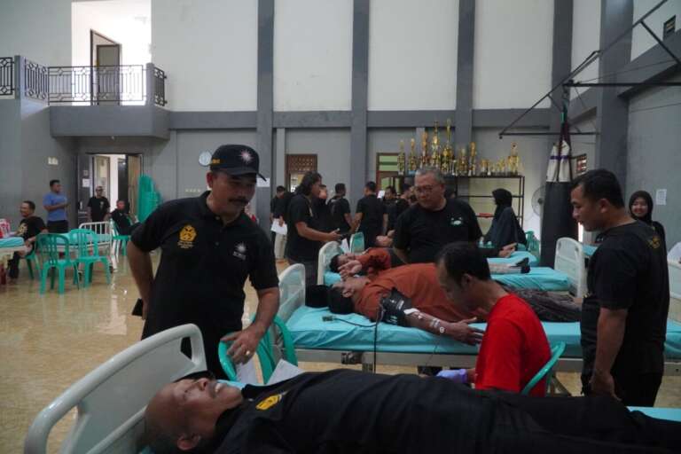 Jelang BRB 2024, Ratusan Pesilat PSHT Cabang Ponorogo Ikuti Donor Darah