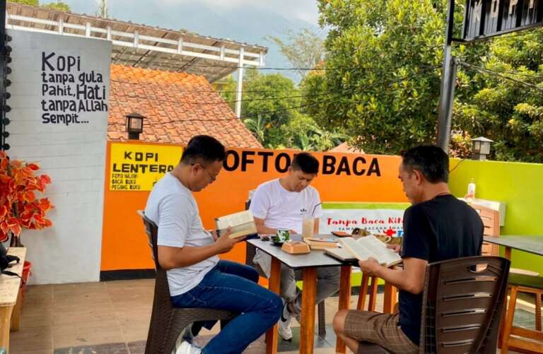 Ketika Membaca Halaman Sebuah Buku