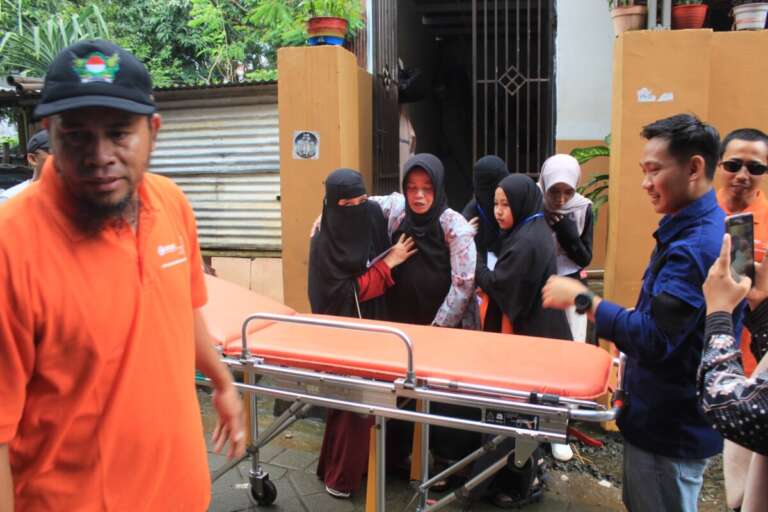 Puluhan Orang Dievakuasi Dari Nipa-Nipa Antang Kota Makassar, Ada Apa?