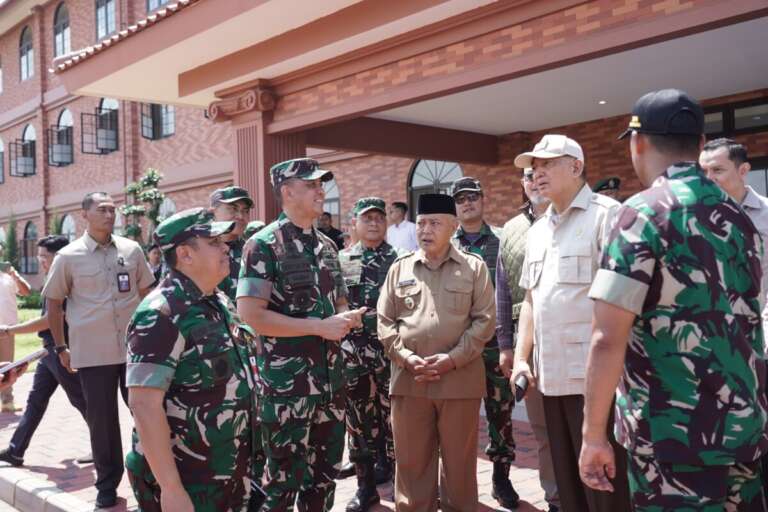 Menhan Sjafrie Didampingi Pangdam Brawijaya Kunjungi SMA Taruna Nusantara Malang
