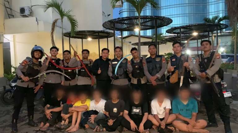 Konvoi Bawa Sajam, Polisi Tangkap 8 Remaja di Jakarta Barat