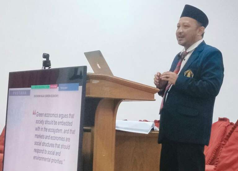 Kaji Pariwisata Halal, Wakil Ketua PWNU Jatim Ini Jadi Doktor ke-361 UB