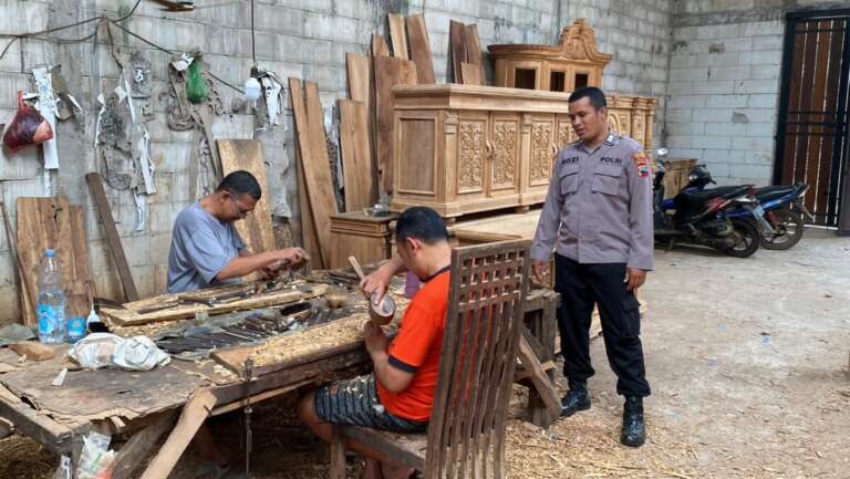 Fahrur Rozi: Polisi yang Jadi Job Creator dan Bikin 25 Warga Punya  Penghasilan Tetap