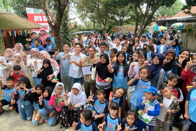 Aksi Sosial Zilenial Bergerak Bogor, Tebarkan Virus Baca di Taman Bacaan