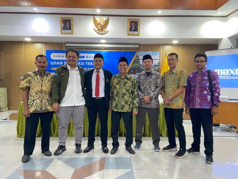 Udik Jatmiko, Anak Penjual Lontong dari Kediri Raih Gelar Doktor Dengan Predikat Cumlaude