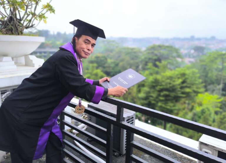 Sketsa Toga Seorang Doktor Manajemen Pendidikan Unpak