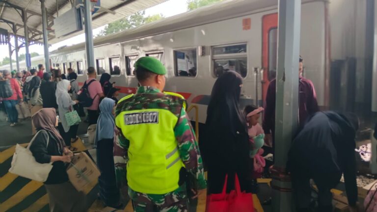 Sinergi TNI-Polri di Tulungagung Wujudkan Rasa Aman dan Nyaman Arus Mudik