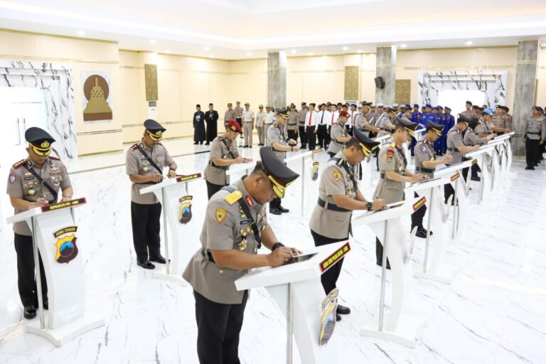 Pimpin Sertijab 5 PJU Dan 4 Kapolres, Kapolda Jateng Sampaikan Pesan Begini
