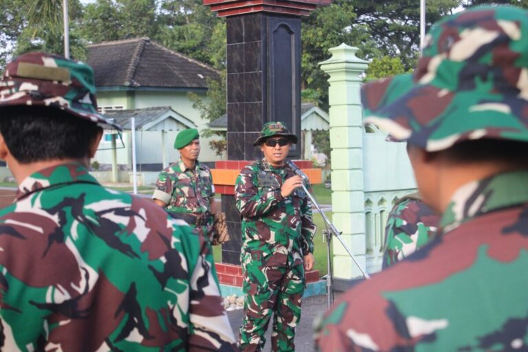 Langkah Serempak Prajurit di Trenggalek: Hanmars yang Bukan Sekadar Latihan