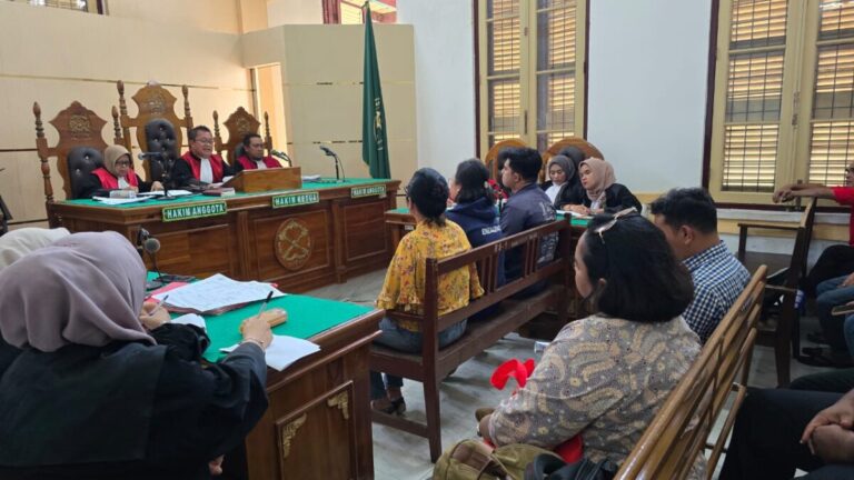 Tragisnya Akhir Cinta: Dosen Didakwa Bunuh Suami, Terungkap Ada Gumpalan Darah di Kepala Korban