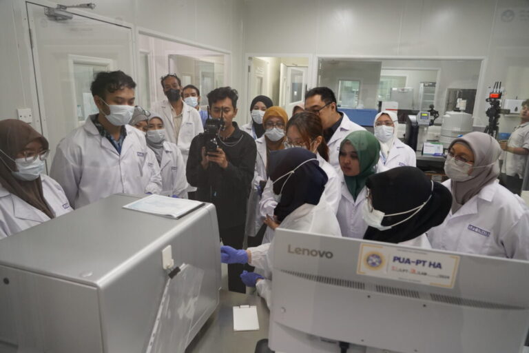 Membangun Masa Depan dari Mikroskop: Unair Gelar Workshop Riset Kesehatan