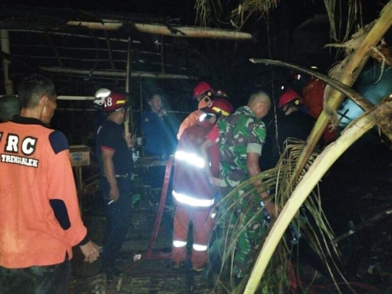Api Mengamuk, Jiwa-jiwa Tangguh Berdiri Menantang Bahaya