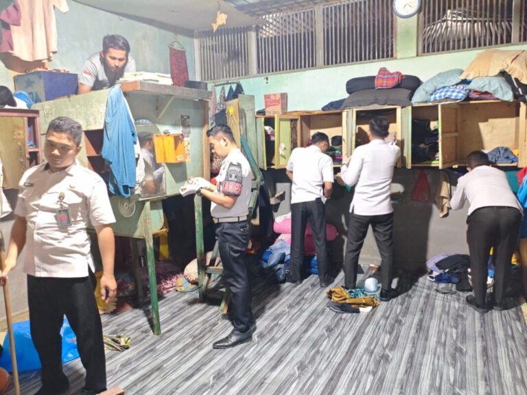 Cegah Gangguan Keamanan, Rutan Rengat Gelar Razia Insidentil Demi Rasa Aman Warga Binaan