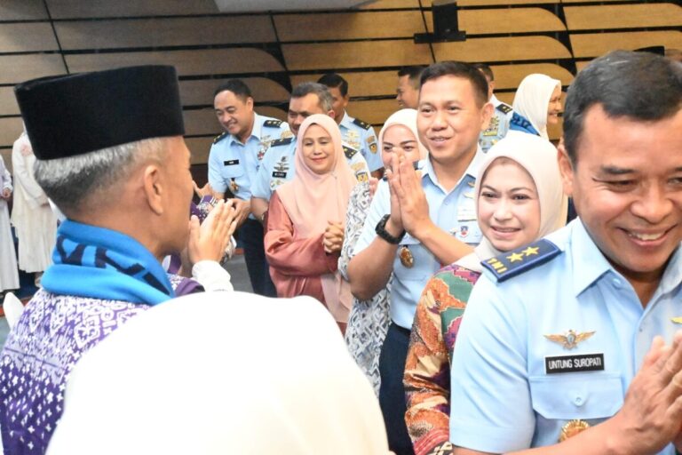 Tangis Haru dan Doa Mengiringi Langkah 84 Prajurit TNI AU Menuju Tanah Suci