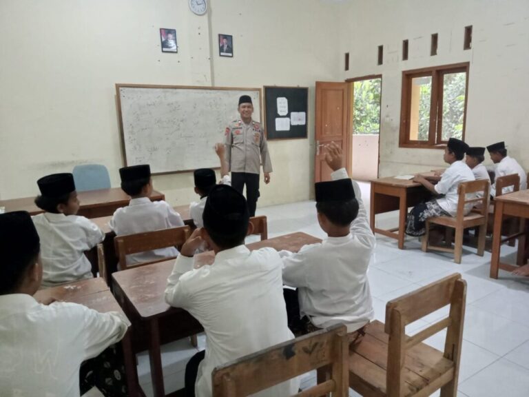 Menanam Cinta di Tanah Wakaf: Perjalanan Iman Seorang Polisi dan 75 Santri Yatim