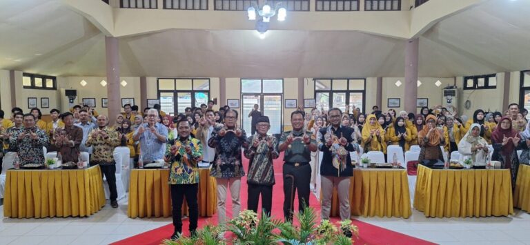 Puisi dan Patriotisme di Graha Sumekar: Ketika Zawawi Imron dan Mayjen Farid Makruf Menggugah Kesadaran Anak Bangsa