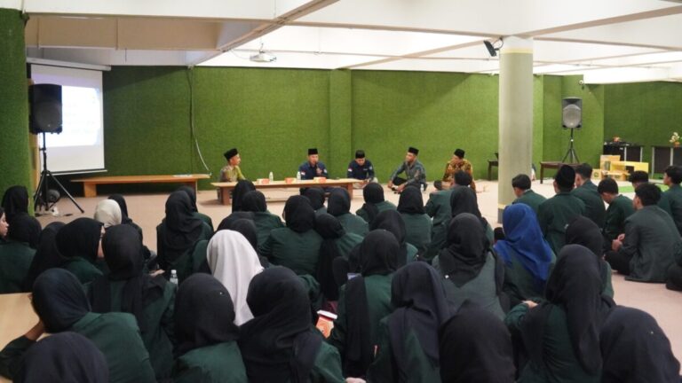 Dakwah Digital dan Zakat Sosial di Masjid Al-Akbar Surabaya Menginspirasi Mahasiswa UIN Gus Dur Pekalongan