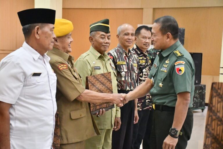 Keluarga Besar TNI Bangkit! Korem 081/DSJ Serukan Persatuan Hadapi Ancaman Disintegrasi Bangsa