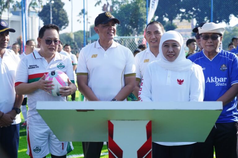 Semangat Hijrah, Pangdam V/Brawijaya dan Gubernur Jatim Lepas Ribuan Peserta Jalan Sehat di Masjid Al-Akbar